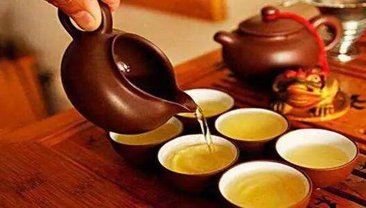 冬日暖意，茶香相伴